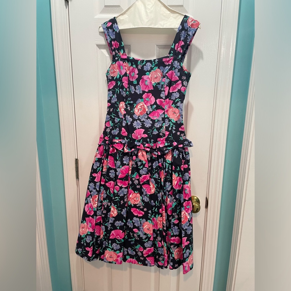 Vintage 80’s Laura Ashley Spring Floral Dress - Picture 2 of 11